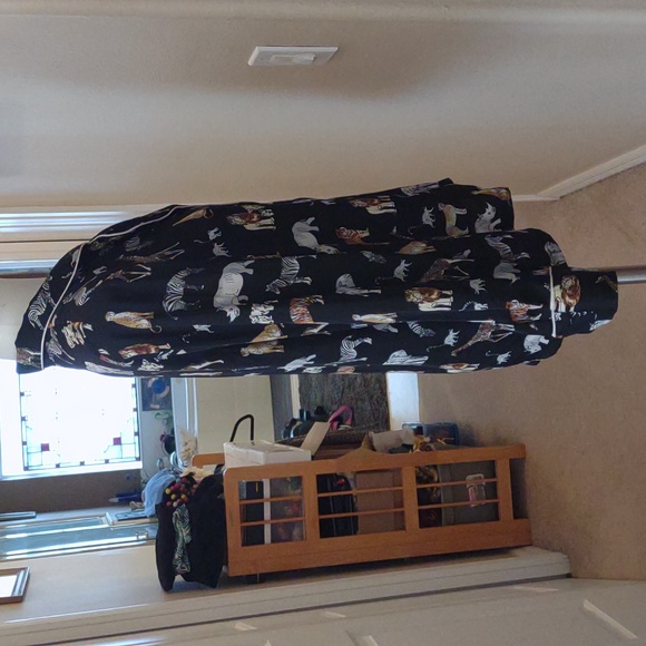 Banana Republic Safari Animal Print Pajama Top Size XS - Picture 3 of 8